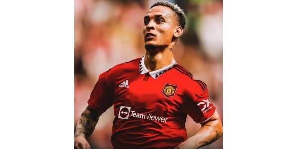 Manchester United signe l'ailier de l'AFC Ajax